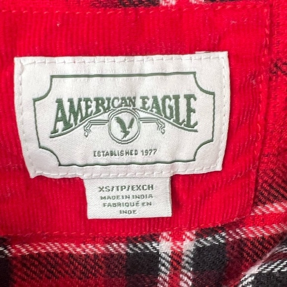 American Eagle Women’s Cropped Red Plaid Flannel Shirt Size XS Farm Outdoors - Picture 6 of 9